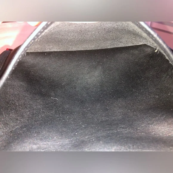 Vintage Coach Legacy Small Zip Bag #9997
Black Leather w/ hangtag and dust bag - Picture 16 of 16